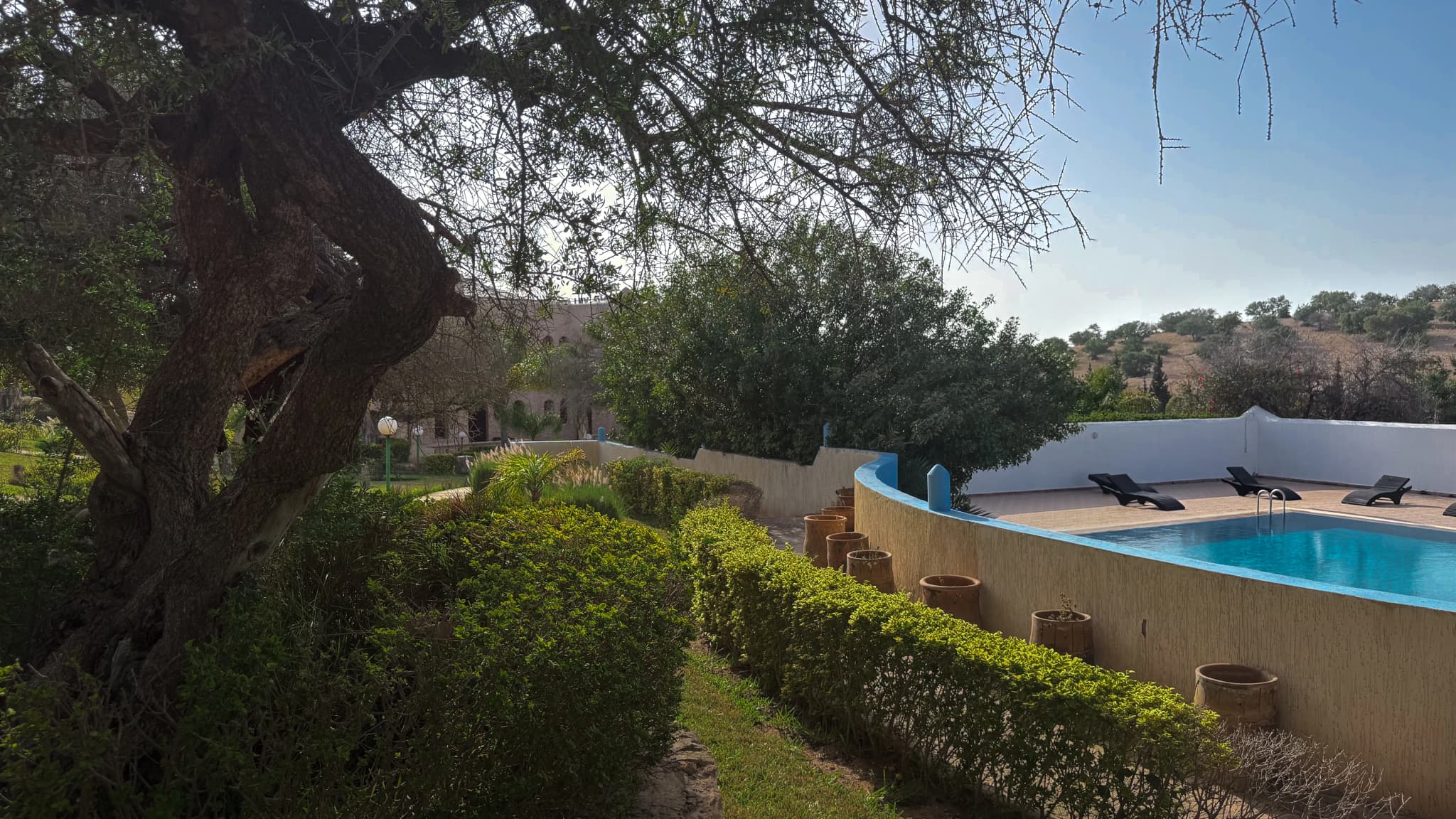 Un domaine privé et lumineux entre ring, piscine et espaces de récupération