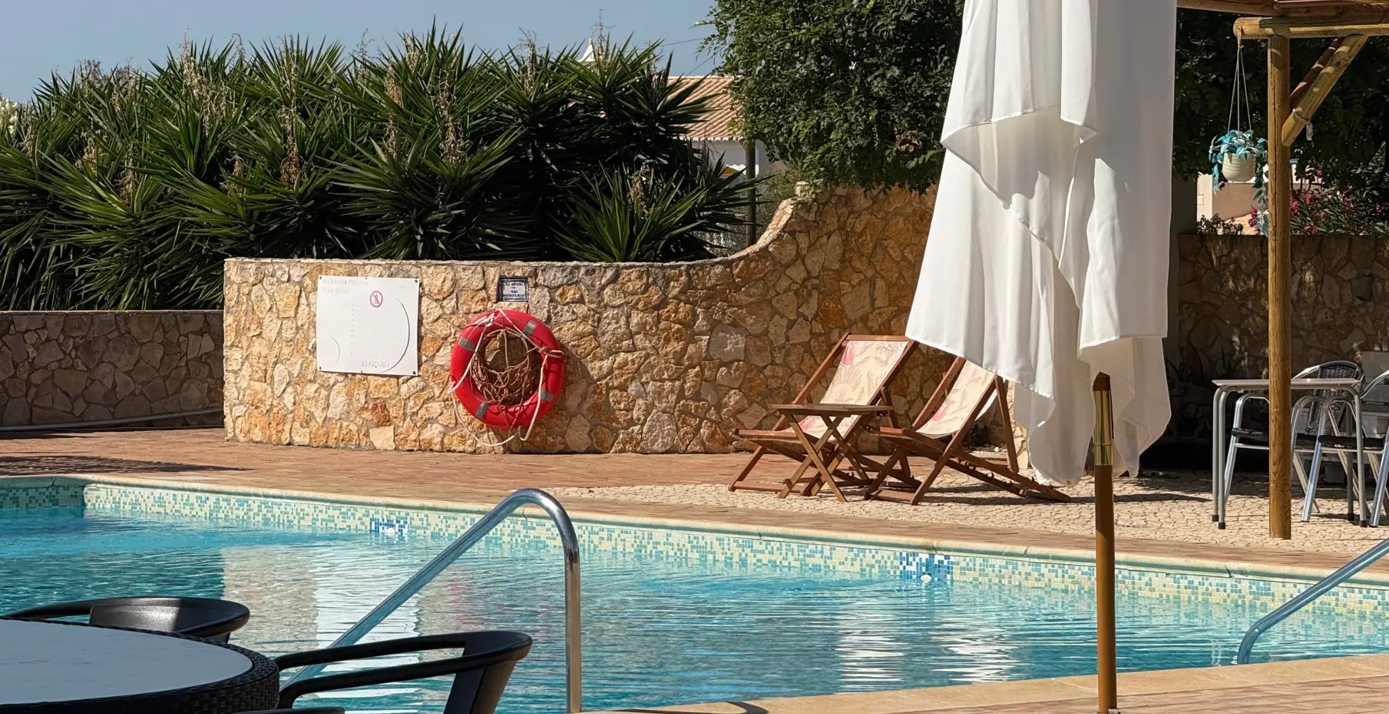 Une expérience bien‑être incluant yoga, Pilates et randonnées sur la côte